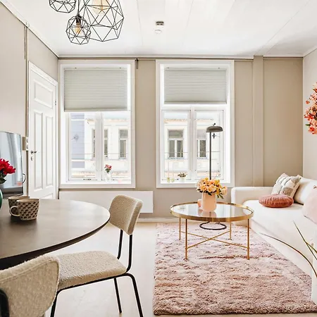 Dinbnb L 250m From Citycenter L Fireplace L Sleeps 6 L 24i7 Check In Διαμέρισμα